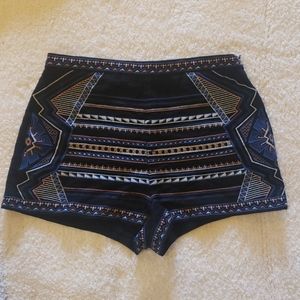 Linen embroidered shorts